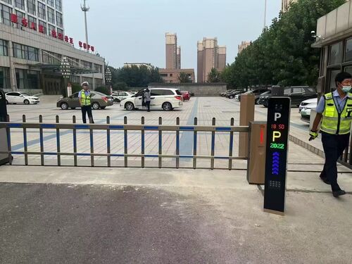 最新の会社の事例について E40Pro Barrier Gate | Government Office Compound Entrance