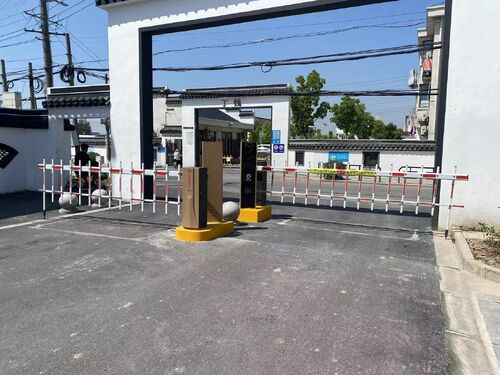 最新の会社の事例について E40Pro Barrier Gate | Chinese-style Community Entrance